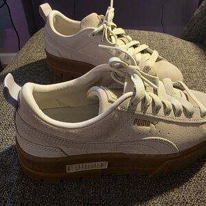 Puma Cream and Brown Sneakers